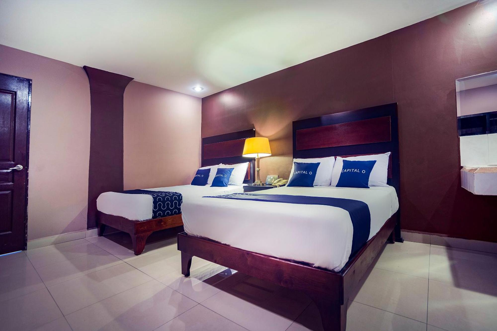 Capital O Hotel Diro, Monterrey Eksteriør bilde