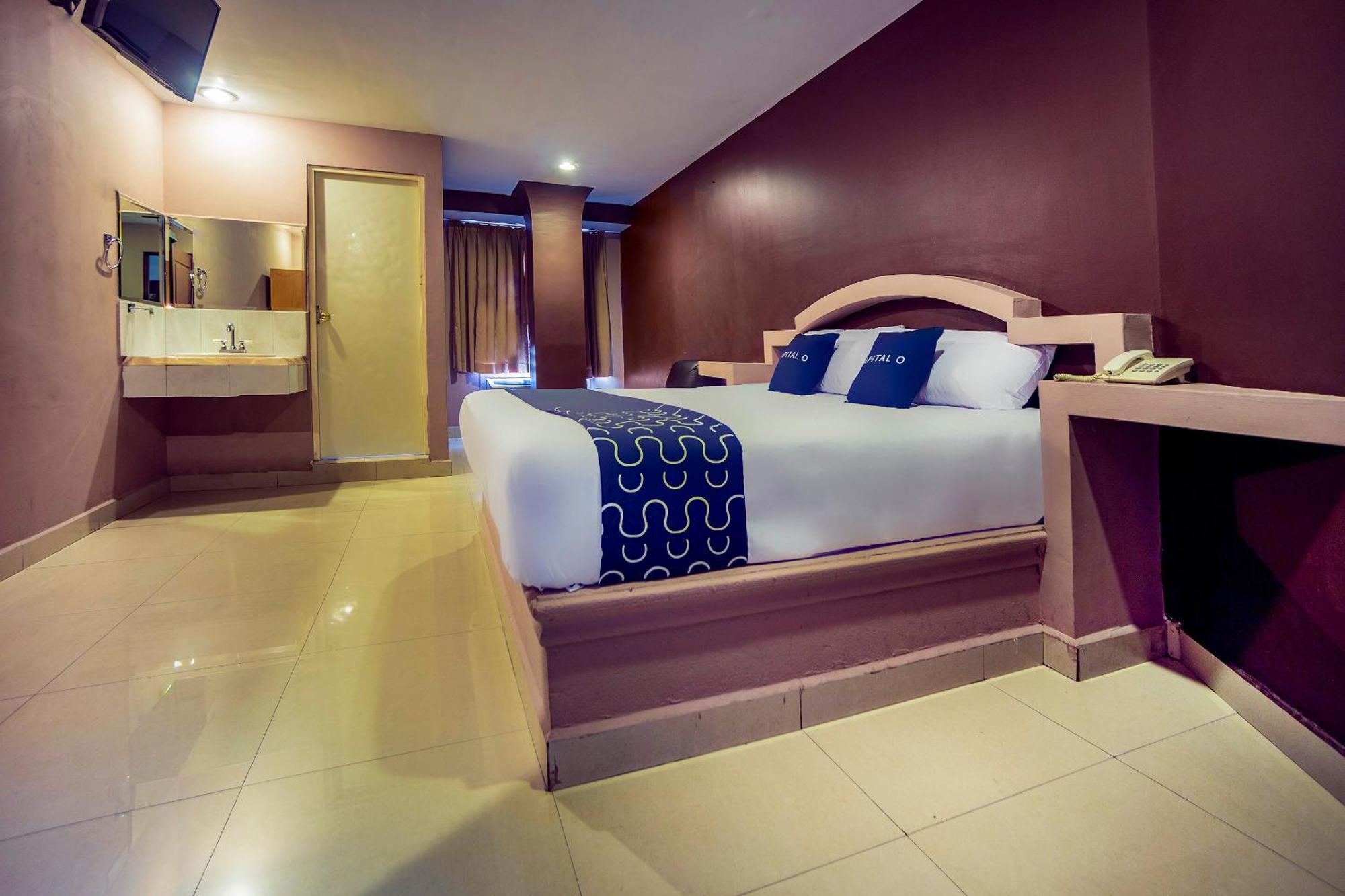 Capital O Hotel Diro, Monterrey Eksteriør bilde